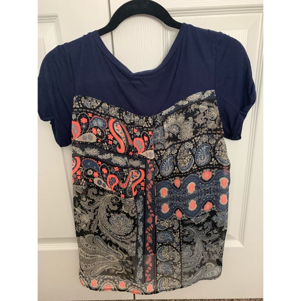 Navy blue short sleeve tee